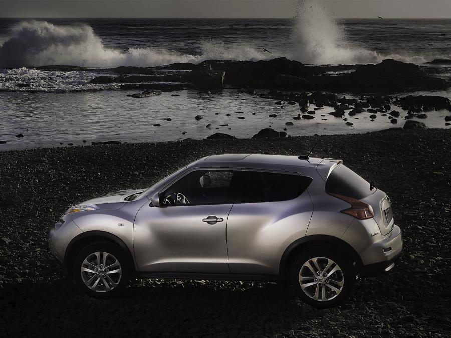  Nissan Juke 2010 года  (US) (фото 10 из 16)